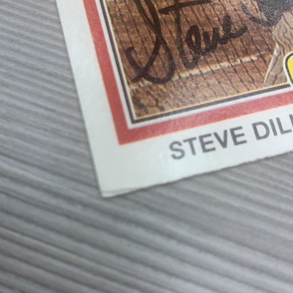 1981 Donruss Steve Dillard Cubs #502 In Person Autograph (005) - Picture 3 of 4